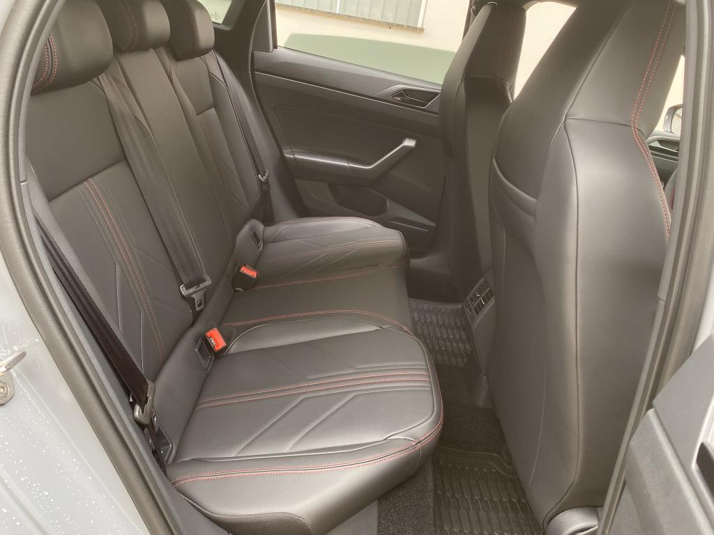 VOLKSWAGEN Nivus - Foto