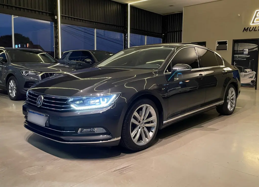 VOLKSWAGEN Passat - Foto