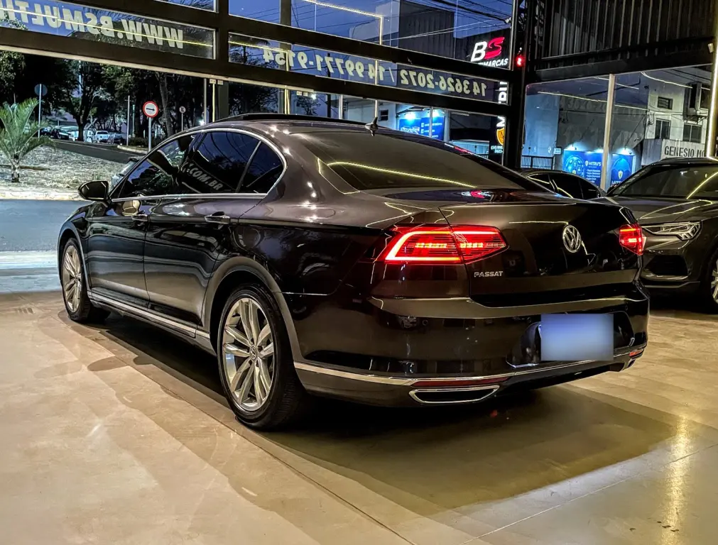 VOLKSWAGEN Passat - Foto