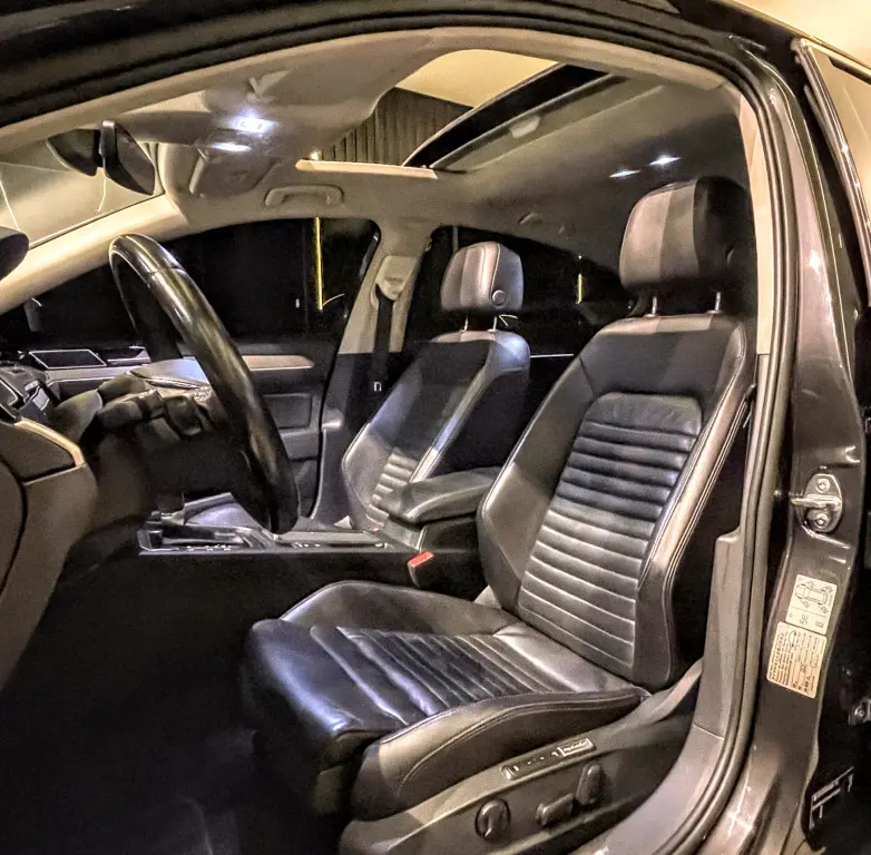 VOLKSWAGEN Passat - Foto