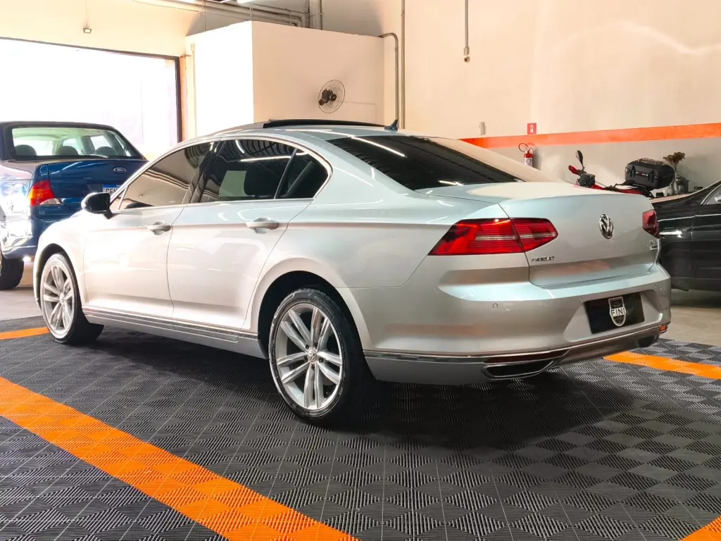 VOLKSWAGEN Passat - Foto