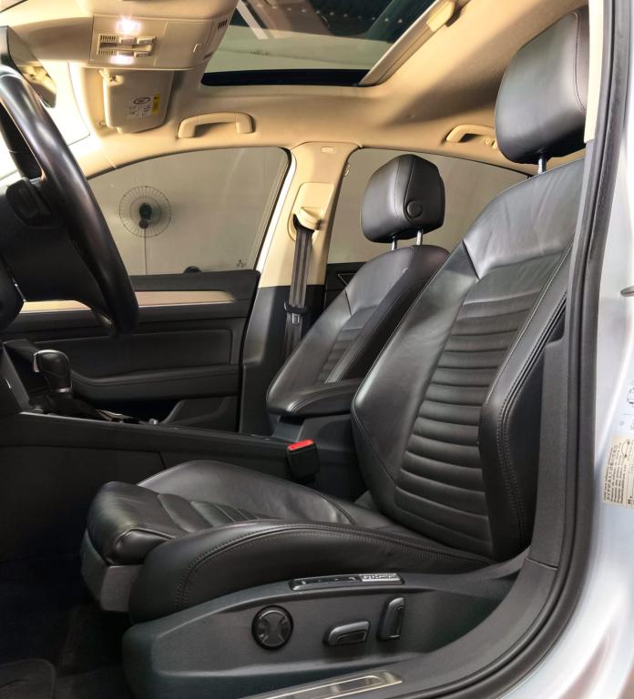 VOLKSWAGEN Passat - Foto