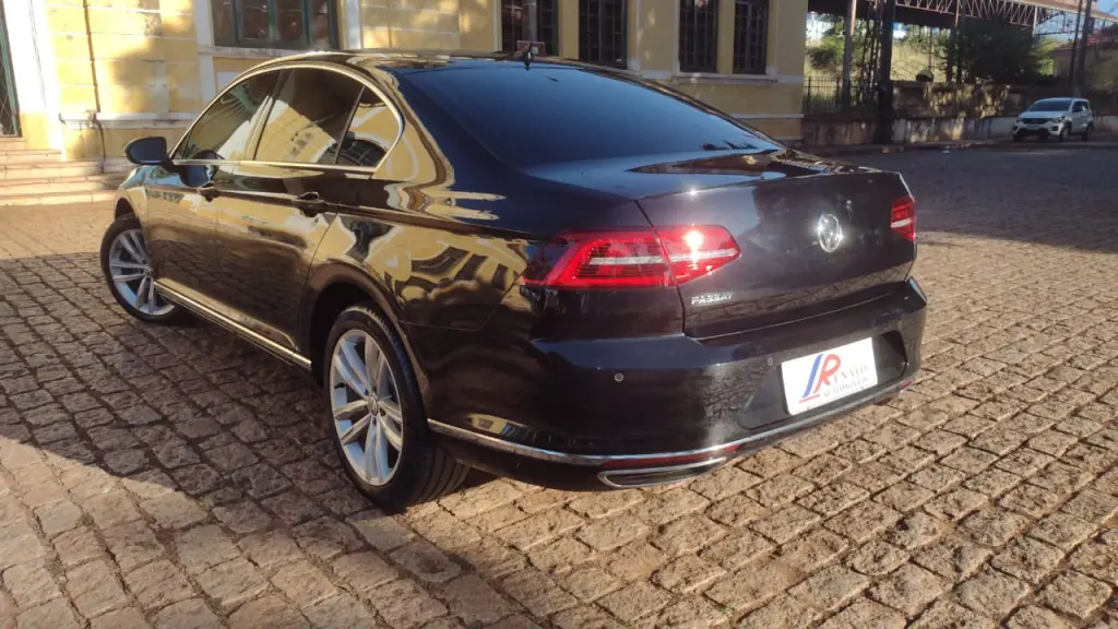 VOLKSWAGEN Passat - Foto