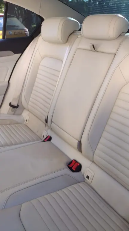 VOLKSWAGEN Passat - Foto