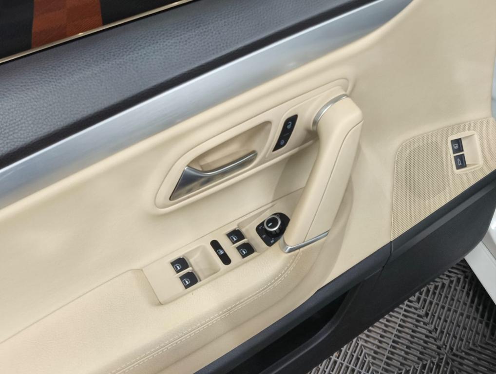 VOLKSWAGEN Passat - Foto