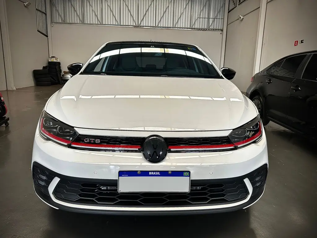 VOLKSWAGEN Polo Hatch - Foto