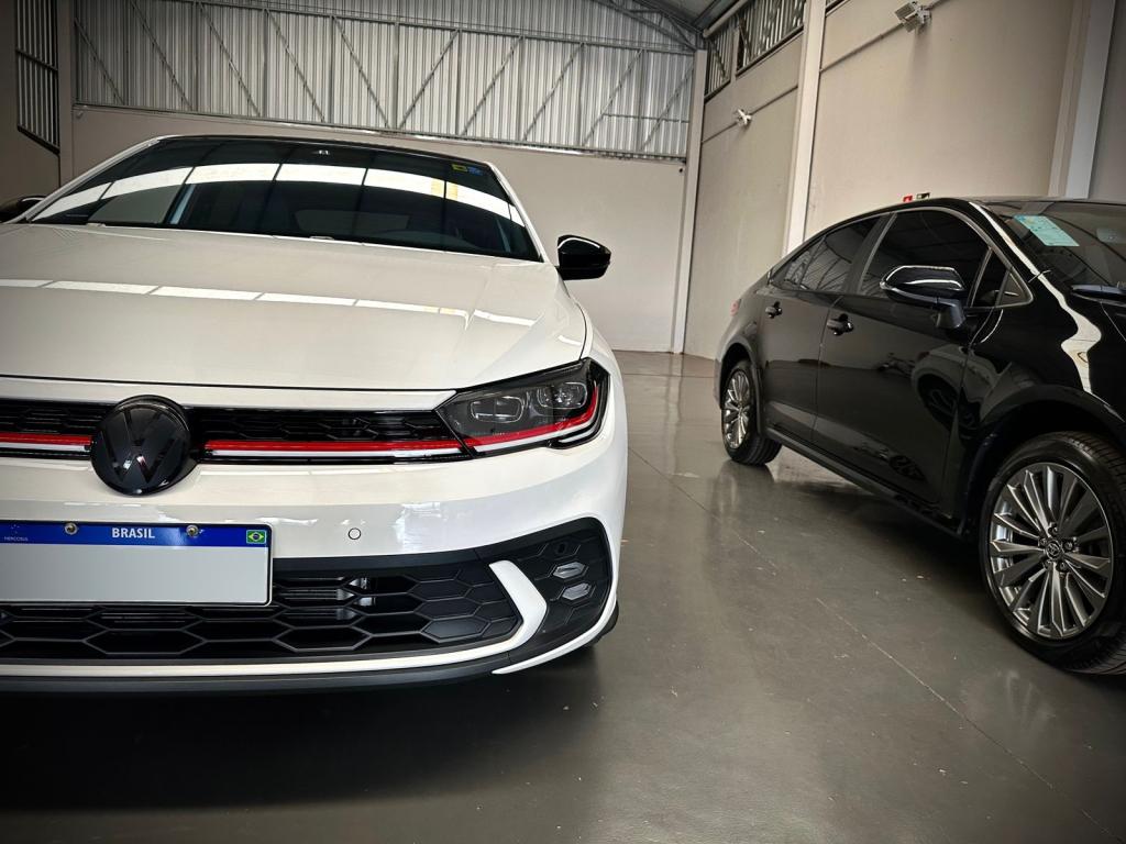 VOLKSWAGEN Polo Hatch - Foto