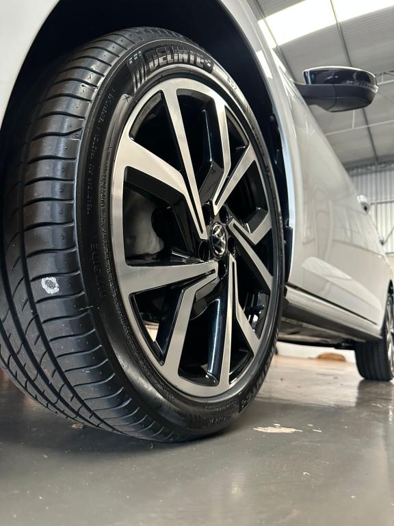 VOLKSWAGEN Polo Hatch - Foto