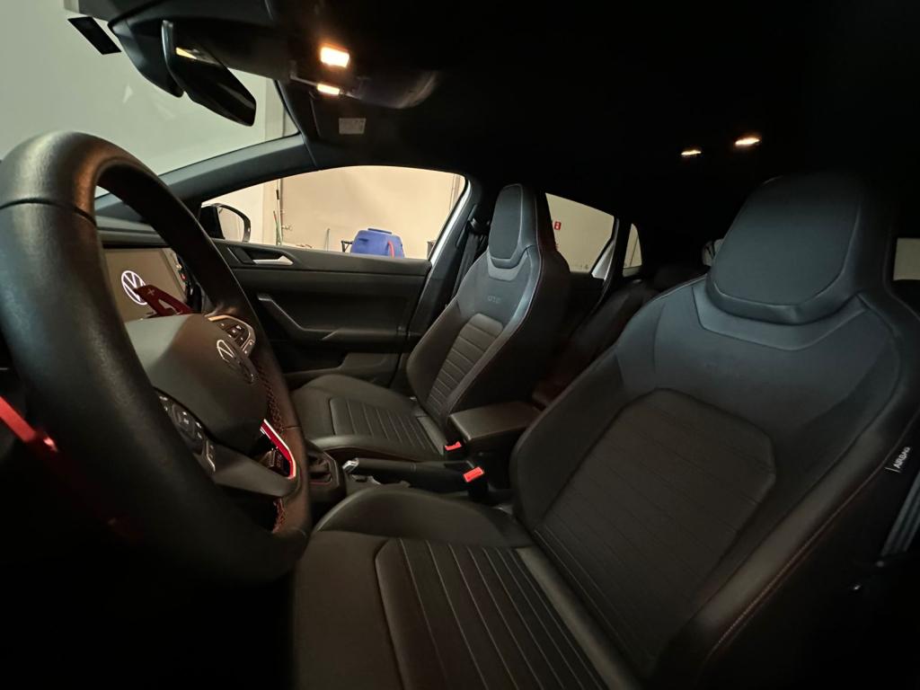 VOLKSWAGEN Polo Hatch - Foto