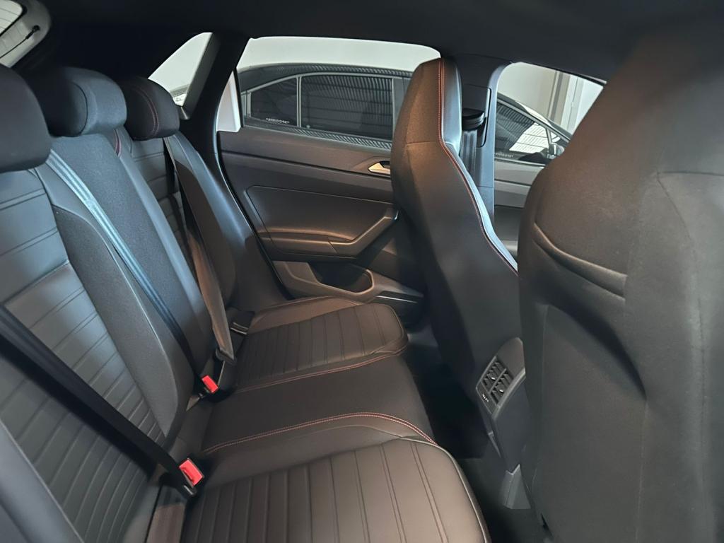 VOLKSWAGEN Polo Hatch - Foto