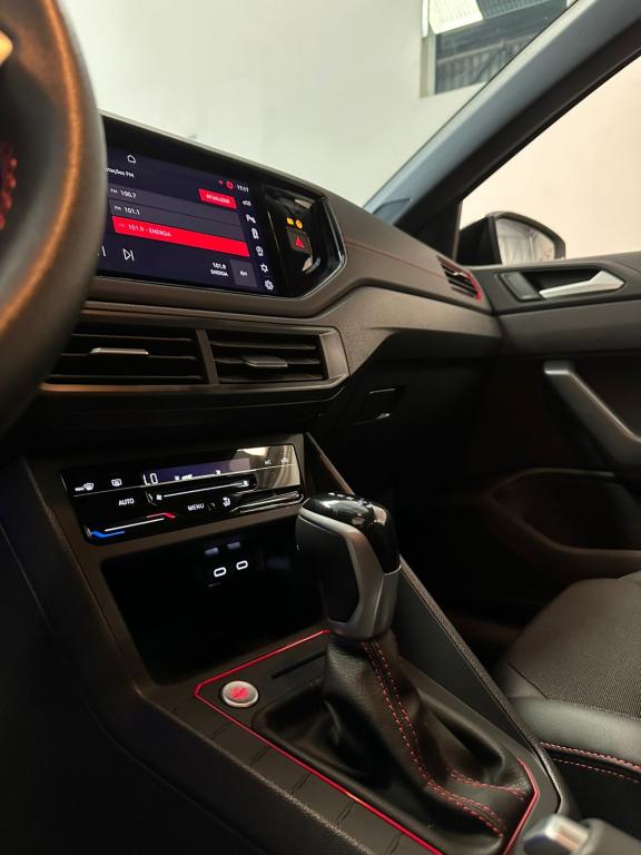 VOLKSWAGEN Polo Hatch - Foto