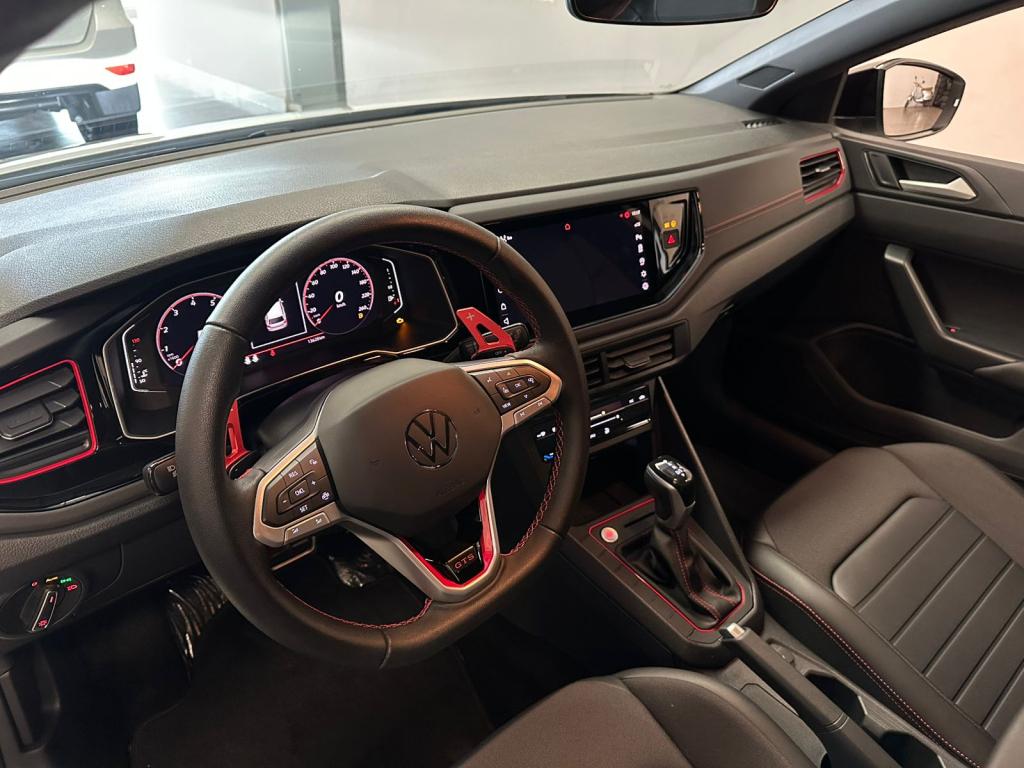 VOLKSWAGEN Polo Hatch - Foto