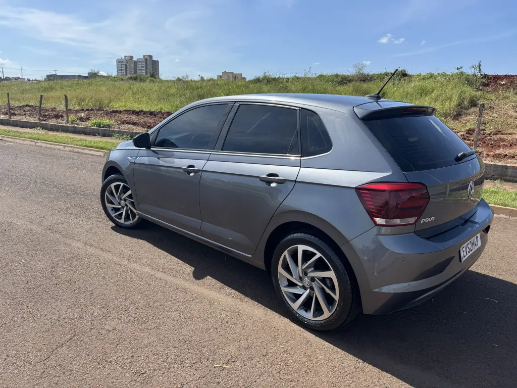 VOLKSWAGEN Polo Hatch - Foto