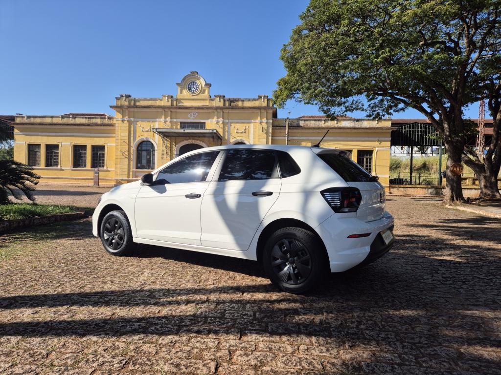 VOLKSWAGEN Polo Hatch - Foto