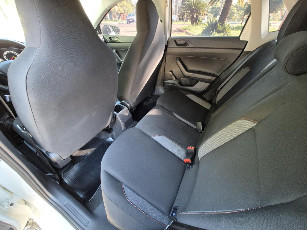 VOLKSWAGEN Polo Hatch - Foto