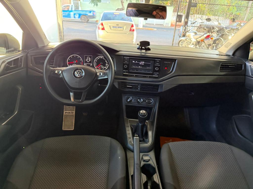 VOLKSWAGEN Polo Hatch - Foto