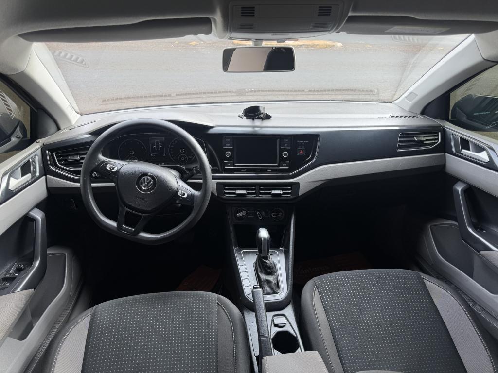 VOLKSWAGEN Polo Hatch - Foto