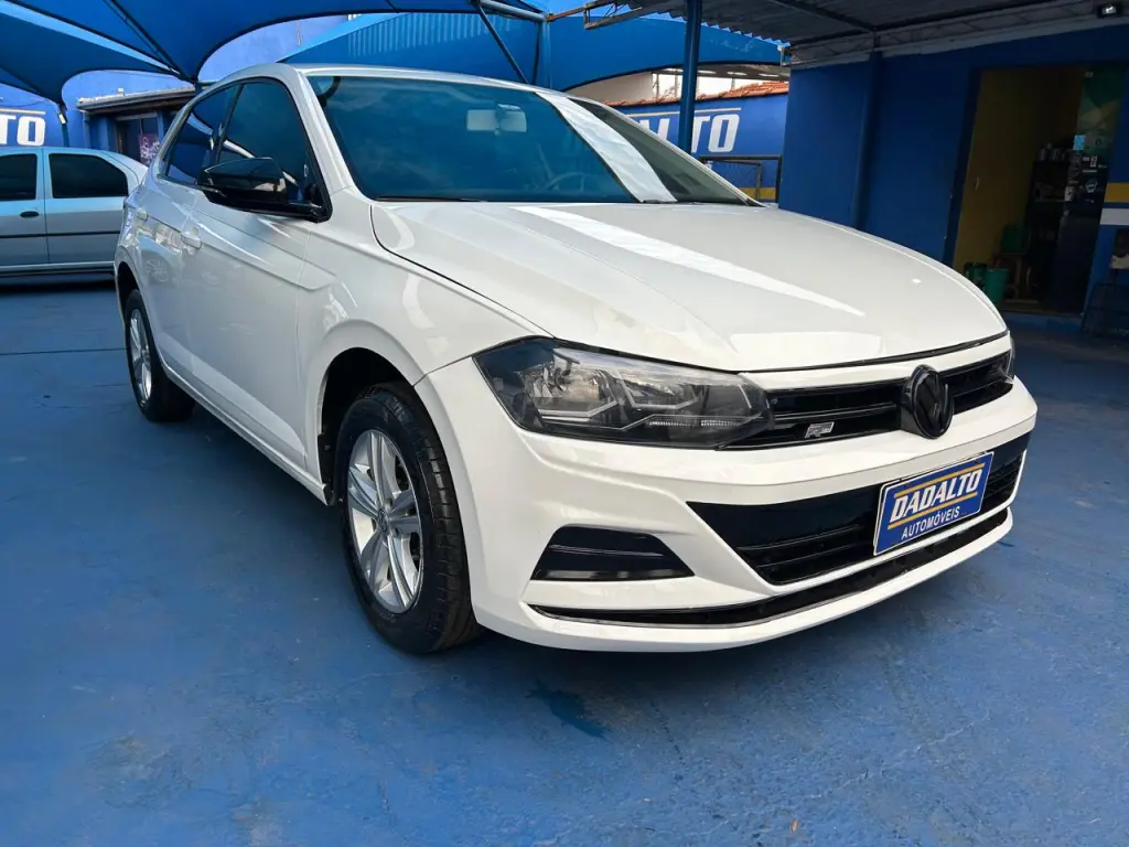 VOLKSWAGEN Polo Hatch - Foto