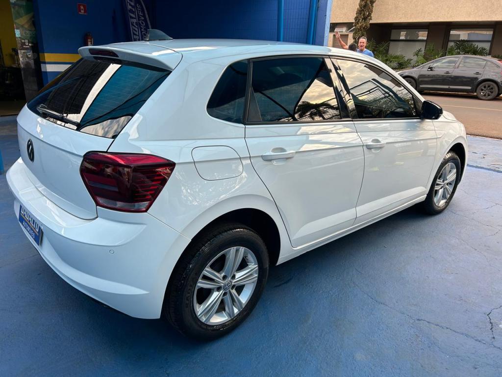 VOLKSWAGEN Polo Hatch - Foto