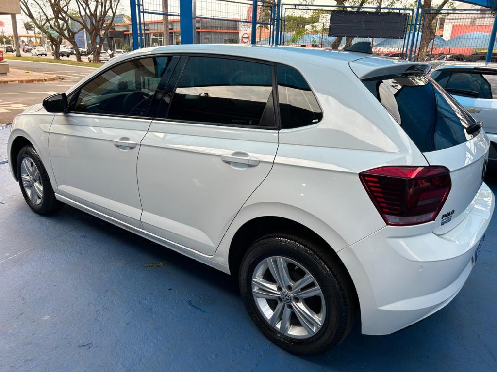 VOLKSWAGEN Polo Hatch - Foto