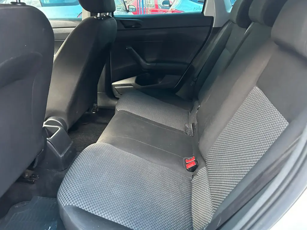 VOLKSWAGEN Polo Hatch - Foto