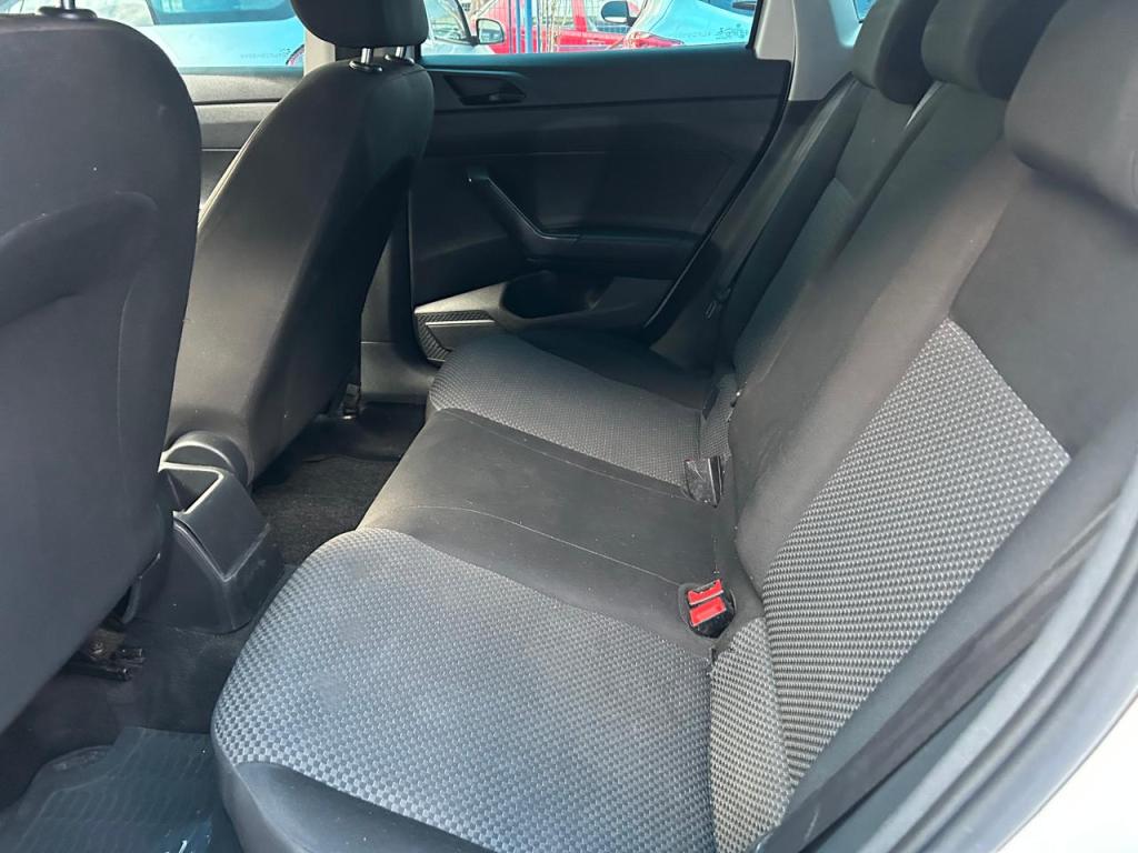 VOLKSWAGEN Polo Hatch - Foto