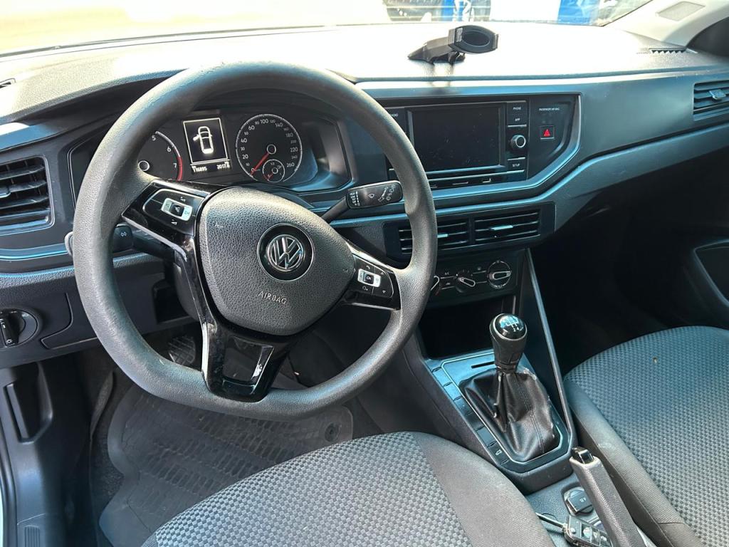 VOLKSWAGEN Polo Hatch - Foto