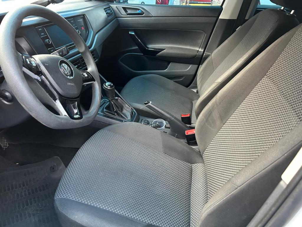 VOLKSWAGEN Polo Hatch - Foto