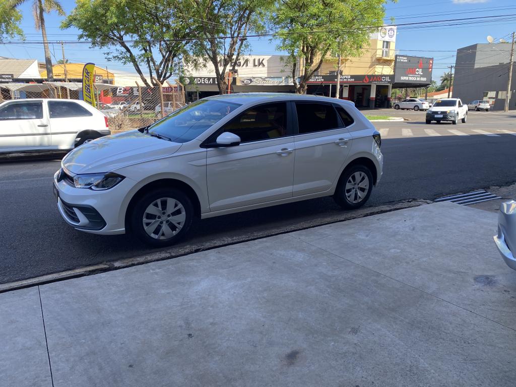 VOLKSWAGEN Polo Hatch - Foto