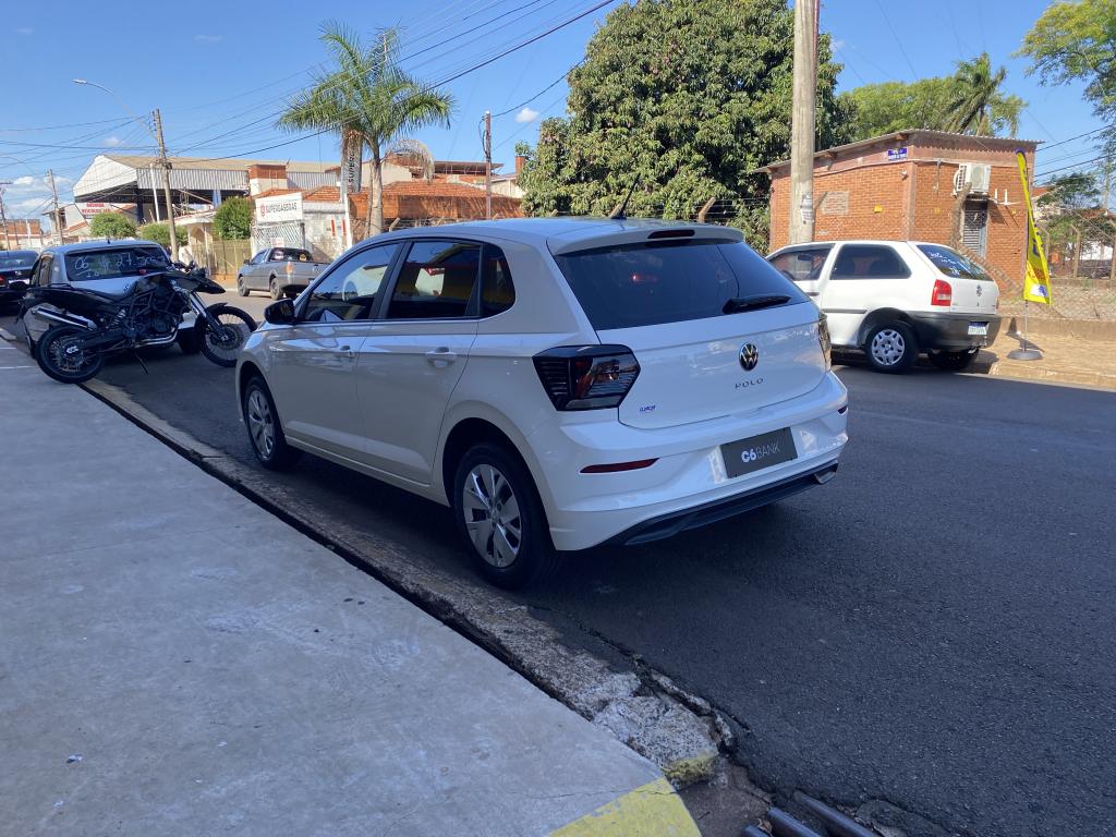 VOLKSWAGEN Polo Hatch - Foto