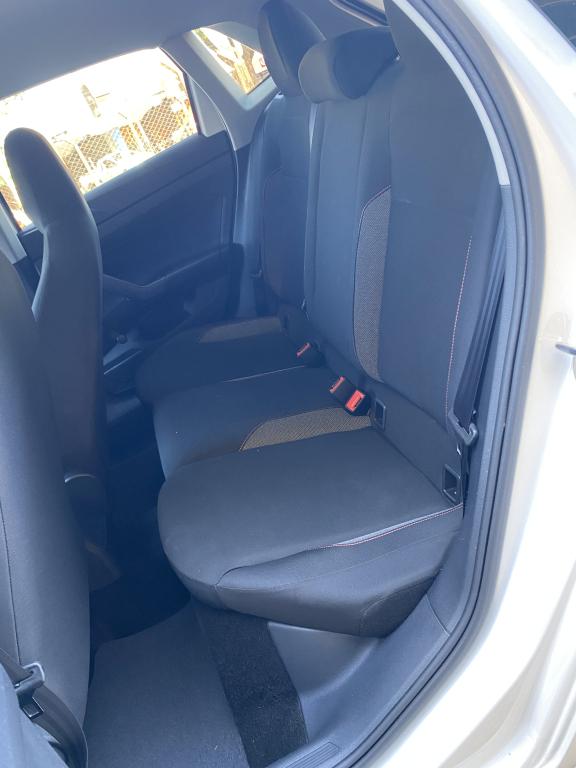 VOLKSWAGEN Polo Hatch - Foto