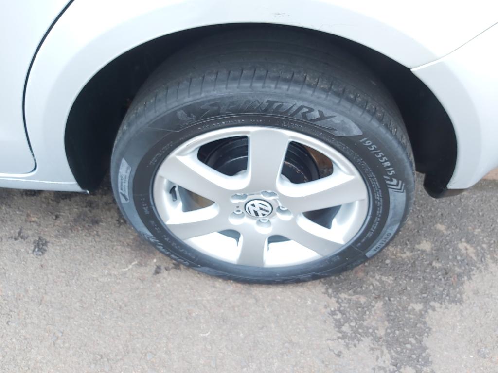 VOLKSWAGEN Polo Hatch - Foto