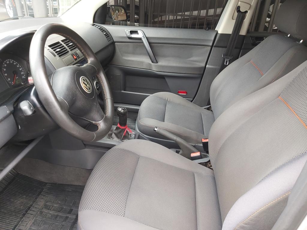 VOLKSWAGEN Polo Hatch - Foto