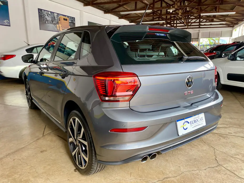 VOLKSWAGEN Polo Hatch - Foto