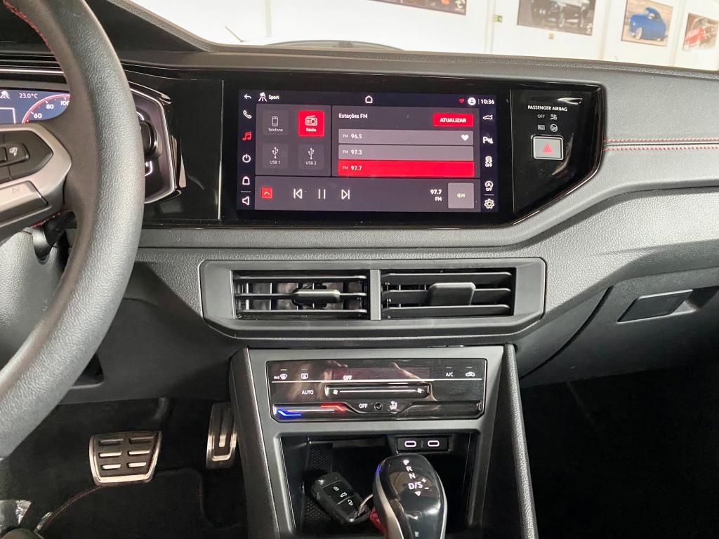 VOLKSWAGEN Polo Hatch - Foto