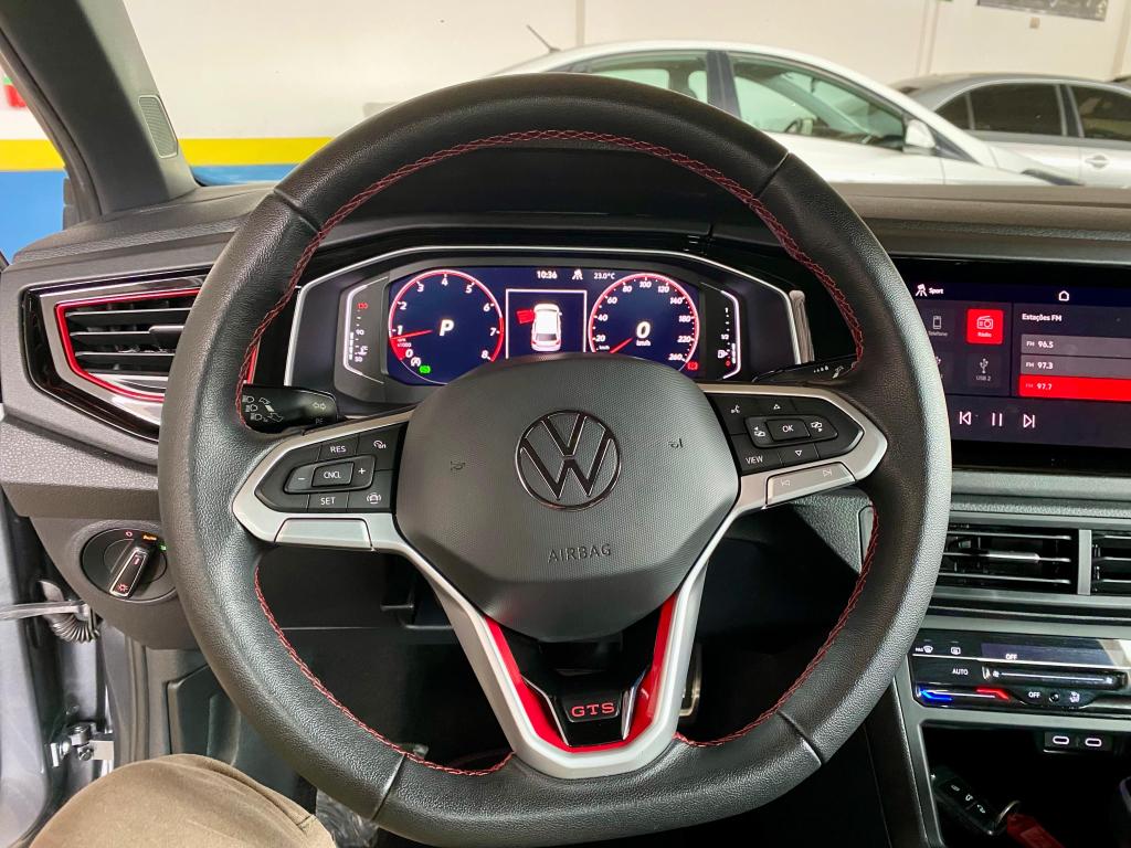 VOLKSWAGEN Polo Hatch - Foto