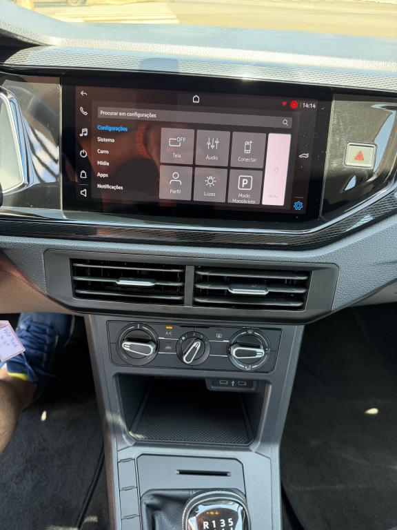 VOLKSWAGEN Polo Hatch - Foto