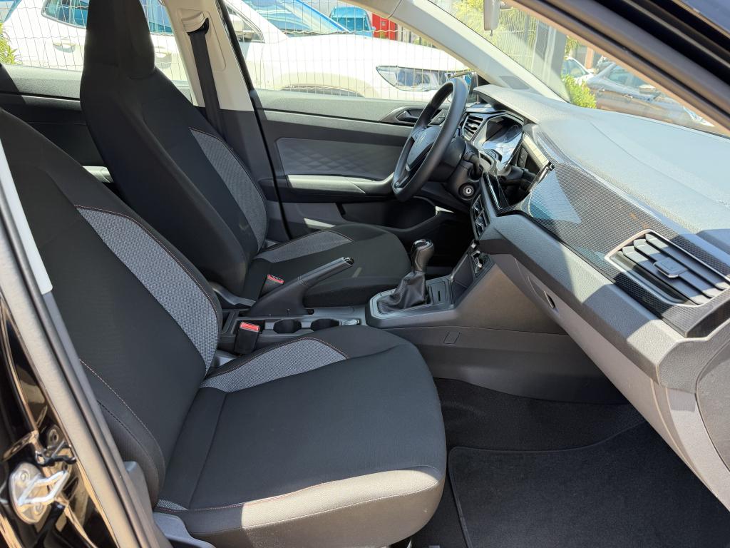 VOLKSWAGEN Polo Hatch - Foto