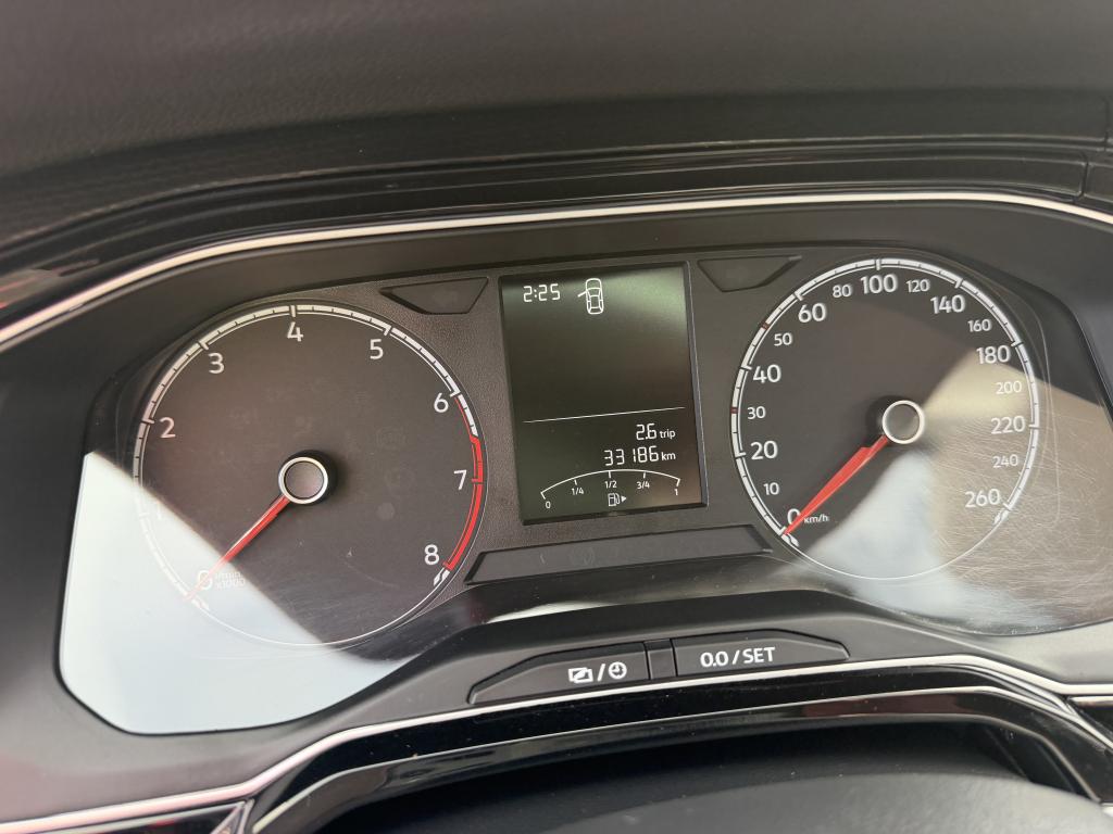 VOLKSWAGEN Polo Hatch - Foto
