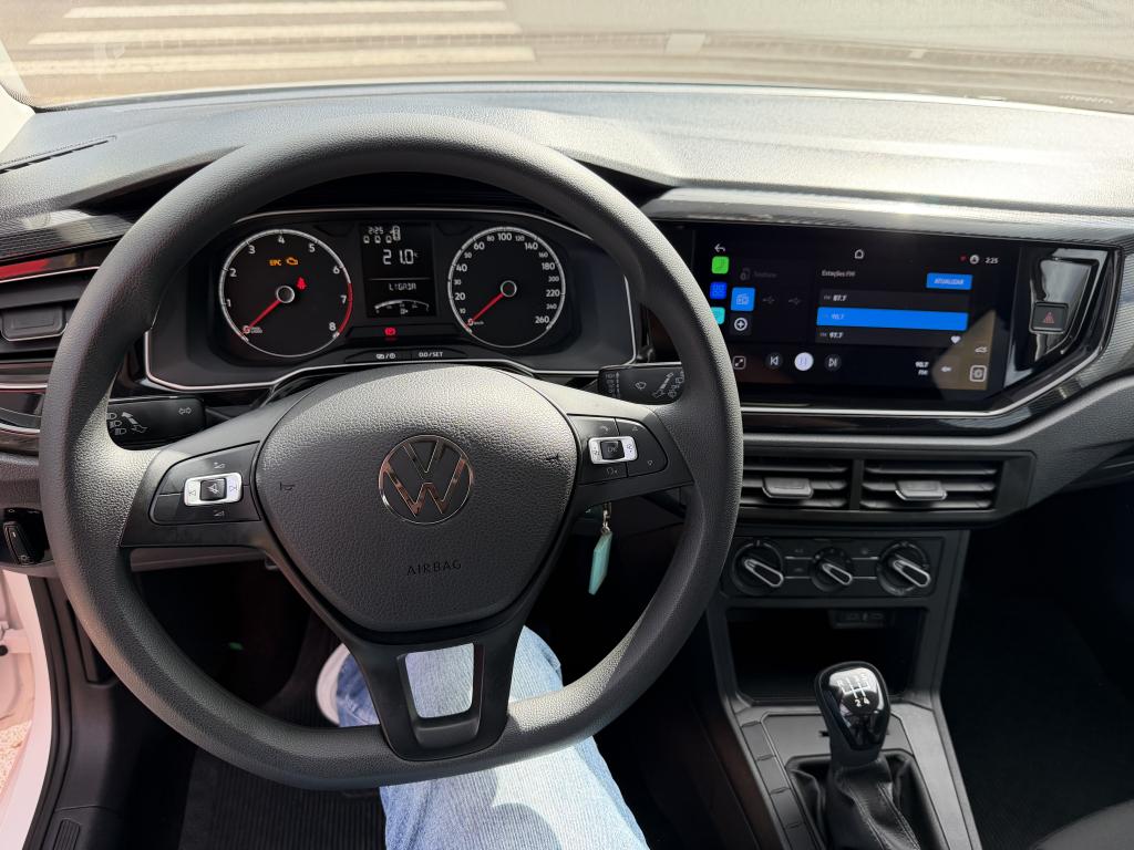 VOLKSWAGEN Polo Hatch - Foto