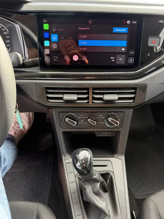 VOLKSWAGEN Polo Hatch - Foto