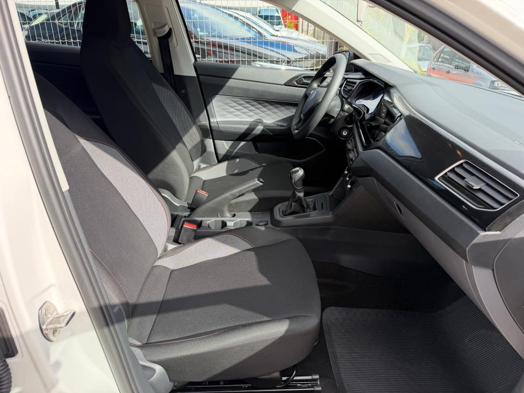 VOLKSWAGEN Polo Hatch - Foto