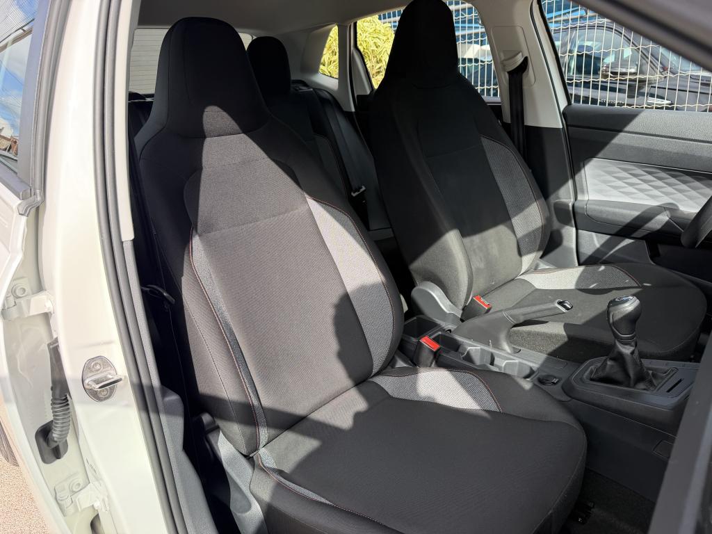 VOLKSWAGEN Polo Hatch - Foto
