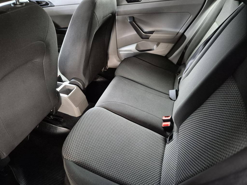 VOLKSWAGEN Polo Hatch - Foto