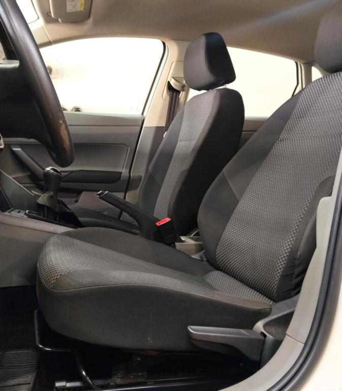 VOLKSWAGEN Polo Hatch - Foto