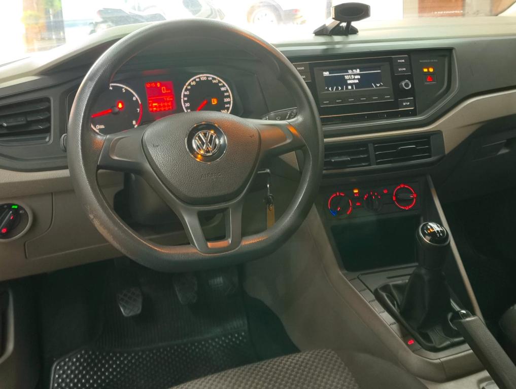 VOLKSWAGEN Polo Hatch - Foto