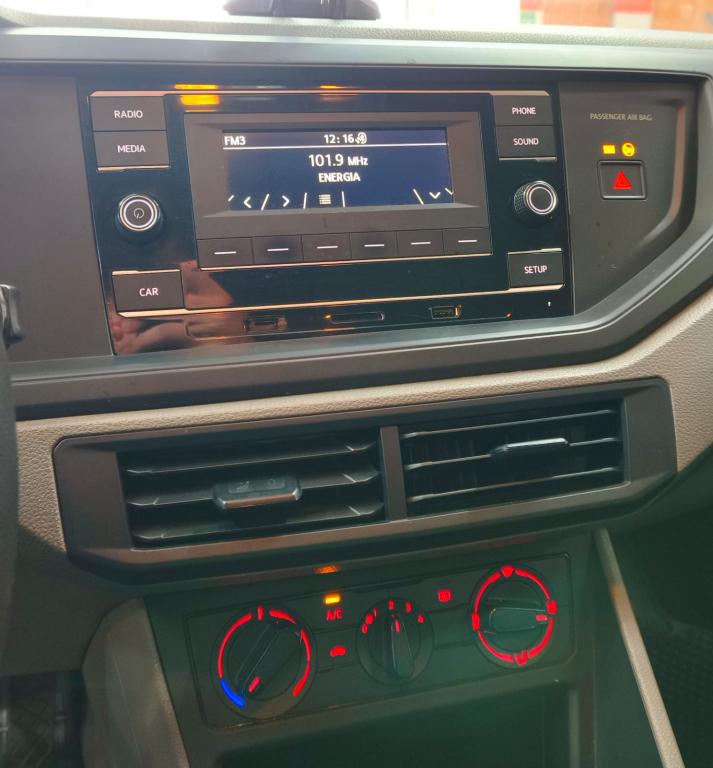 VOLKSWAGEN Polo Hatch - Foto