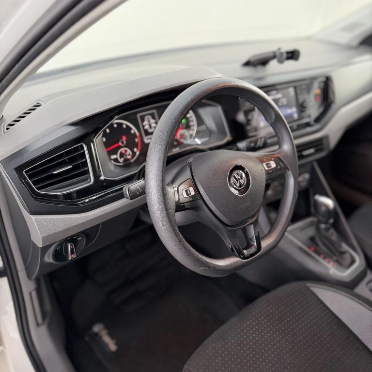 VOLKSWAGEN Polo Hatch - Foto