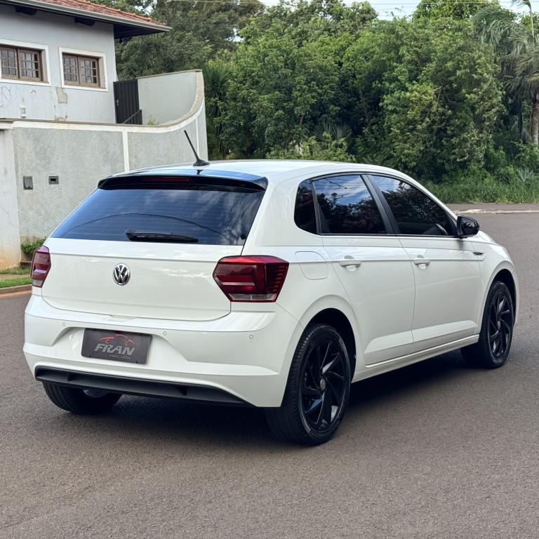 VOLKSWAGEN Polo Hatch - Foto