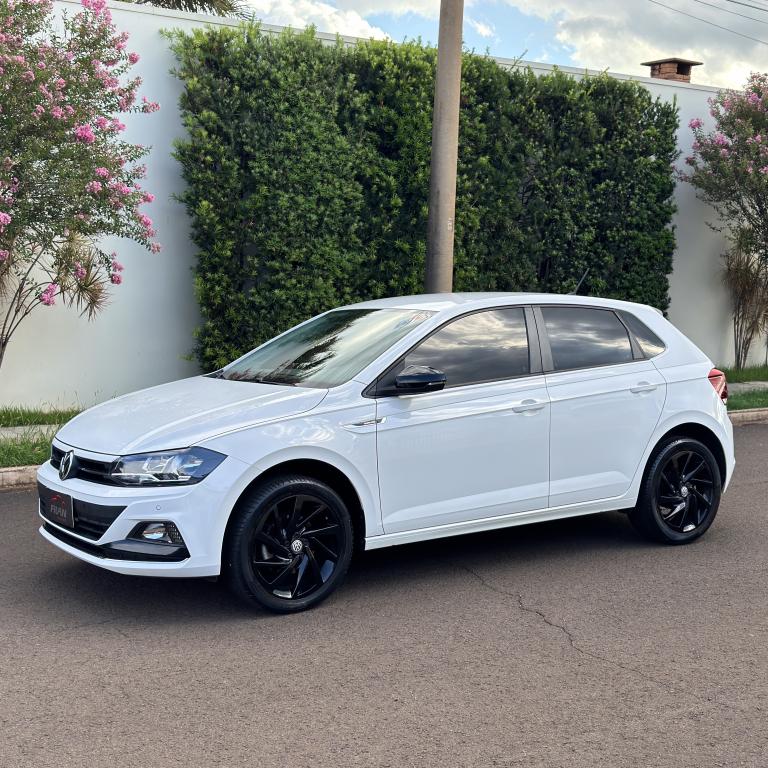 VOLKSWAGEN Polo Hatch - Foto